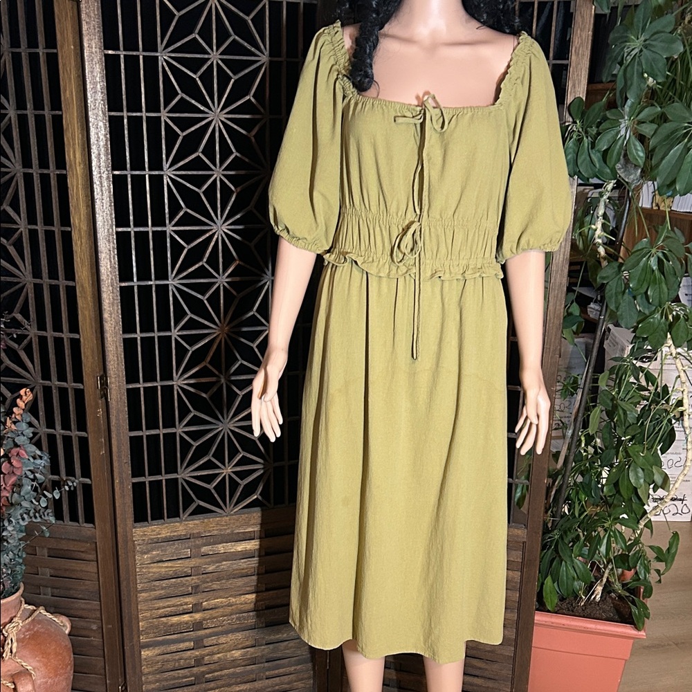 UNIVERSAL THREAD PEASANT  GREEN DRESS L